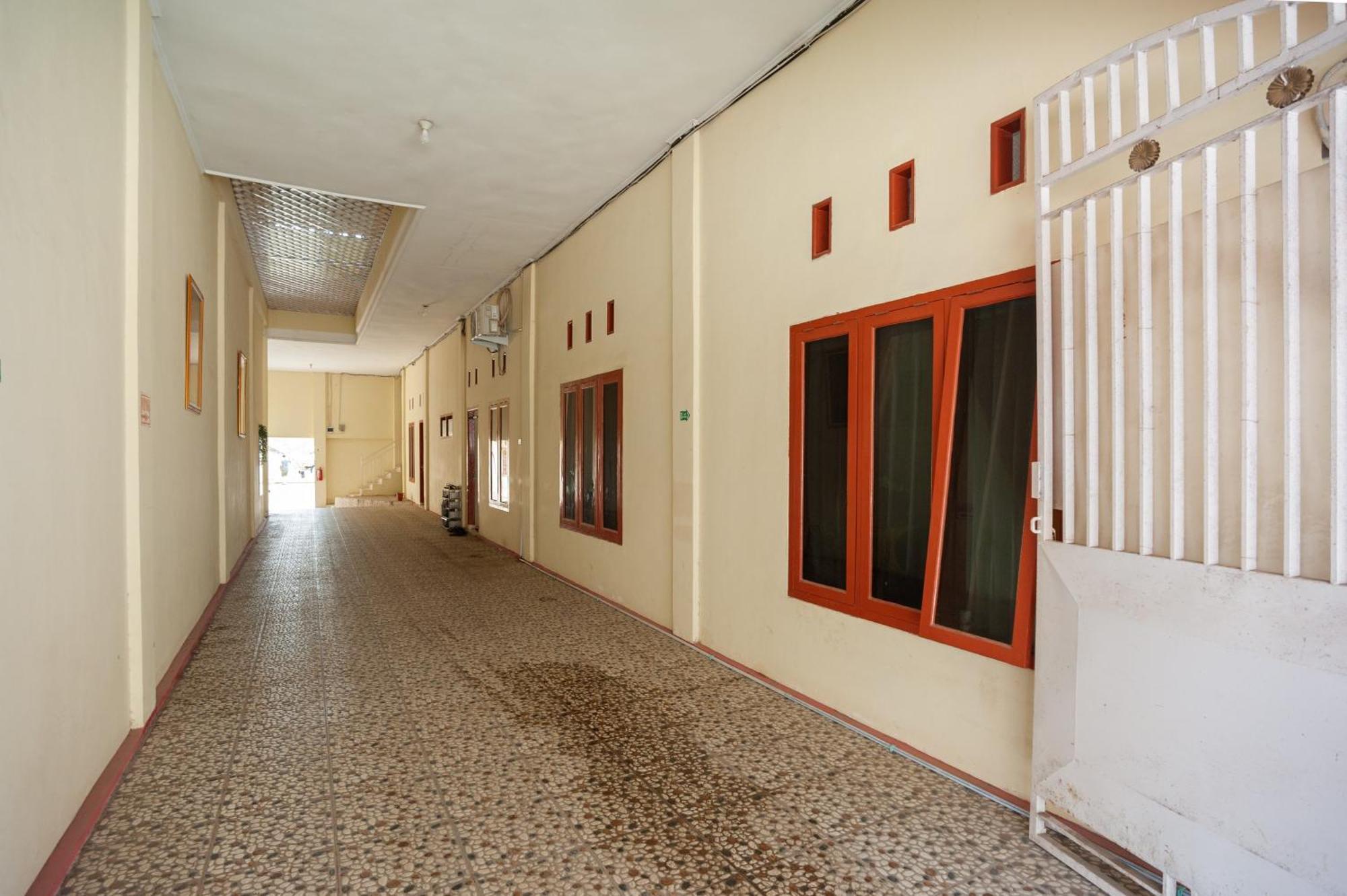 Reddoorz Near Universitas Muhammadiyah Pringsewu Margakaya  Buitenkant foto